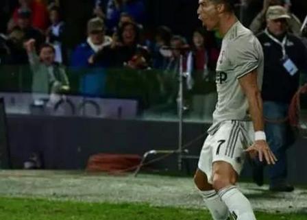 33岁C罗极速冲刺 6秒狂奔超车四名后卫