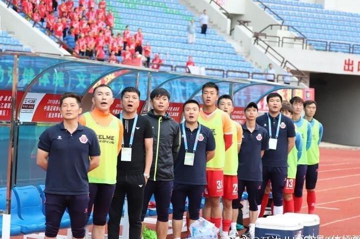 延边北国的老板金学建踢球还不过瘾,战绩不佳