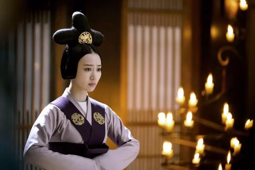 最近古装电视剧《凤囚凰》正在热播中,周围的人不是在吐槽关晓彤的