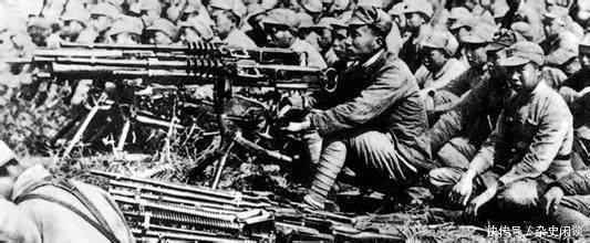 此人曾与叶挺、项英齐名, 35岁举枪自杀, 后代