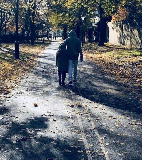 罗密欧晒与小七背影照,3位哥哥各种宠妹 小七