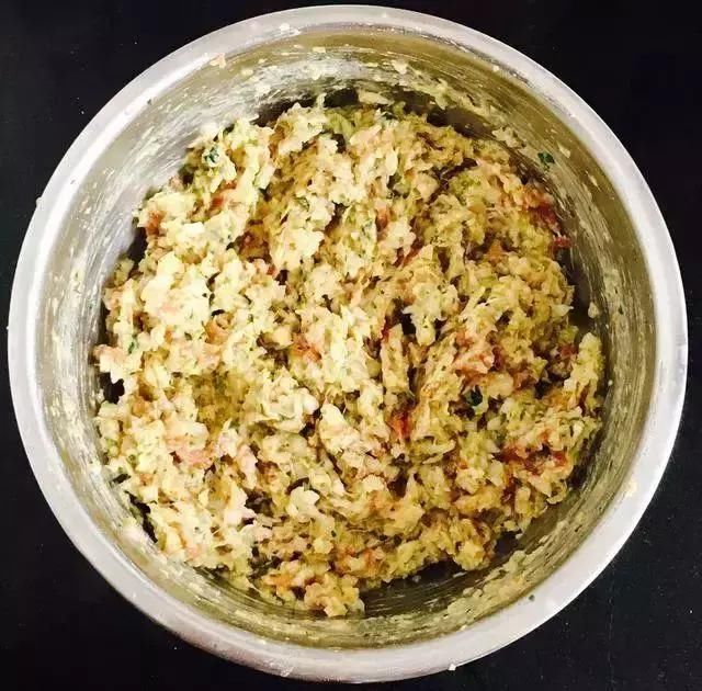 猪肉白菜饺子馅儿怎样调才好吃?猪肉白菜水饺