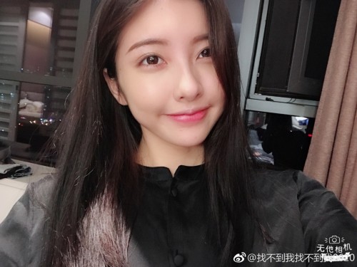 新浪娱乐讯 日前,有网友在网红豆得儿微博小号下评论"那你和王先生还