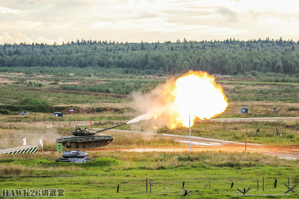 火力全开的俄军重装备:坦克飞车开炮