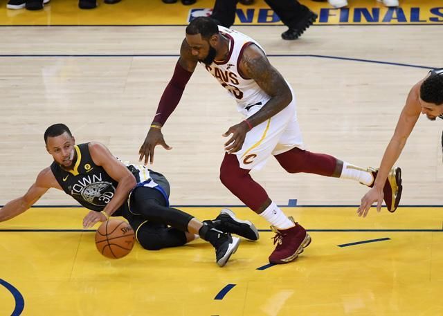 总决赛G2裁判报告出炉,又是对詹姆斯不利的