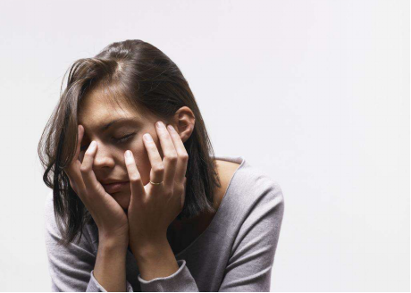 疼痛,心悸等不好的躯体反应,相对应的,不耐烦,烦躁,易怒,低落等情绪也