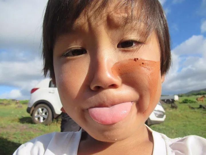 1岁半小孩不读书去环球旅行,6岁就成为学霸!