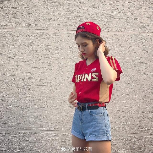 创造101C位出道 中国孟美岐PK三国混血somi