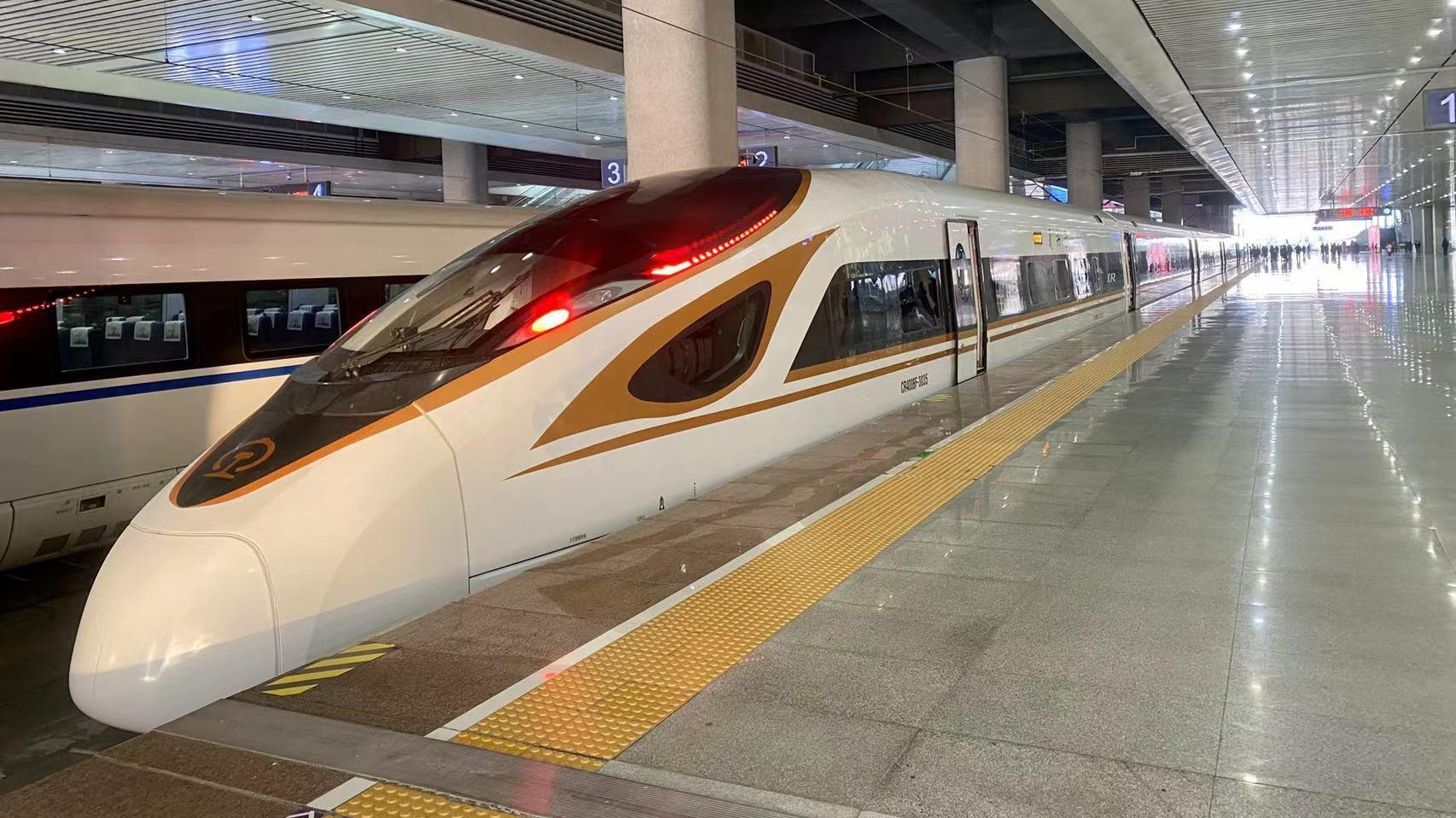 中国高铁运营里程突破4万公里，可绕地球赤道一圈！