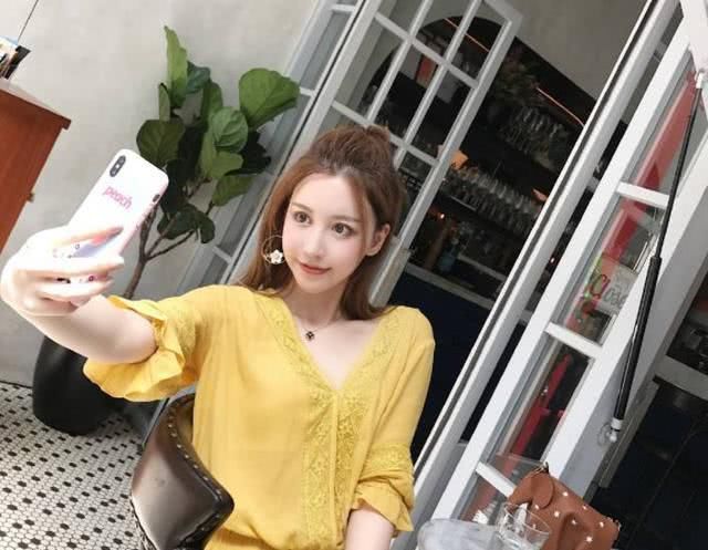 桃子:斗鱼卢本伟女朋友放话:就算他去天桥贴膜