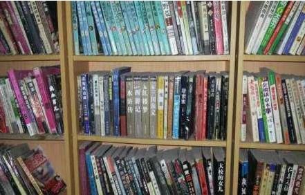 大学生创业做二手书交易,藏书超10万册,单日营