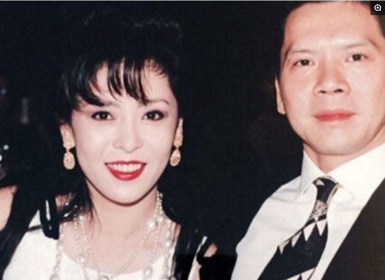 娱乐圈大佬向华强为什么爱陈岚,看看陈岚年轻