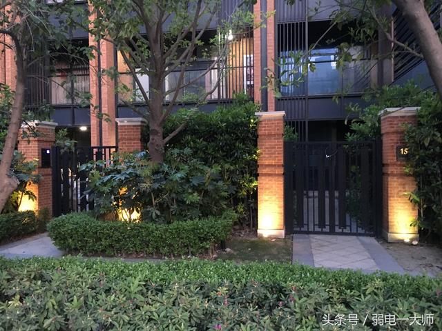 路灯,一送电就跳闸一送电就跳闸,查了半天终于