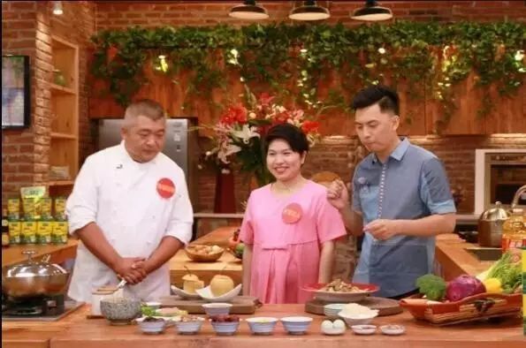 熊苗老师做客中央电视台二套《回家吃饭》