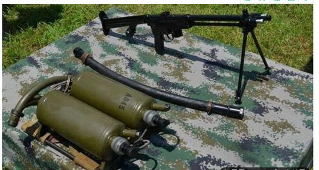 可利用火炮轰鸣声,判断弹头落点,迅速进入安全掩体;而在高速机枪的