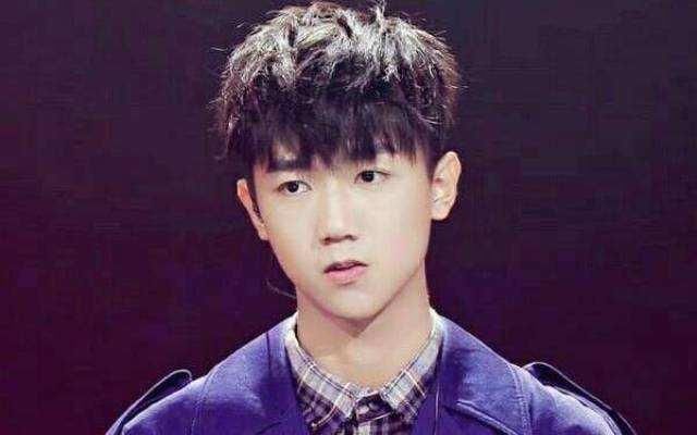 杨幂平安夜发祝福 孟子坤:论可爱还是你可爱 杨