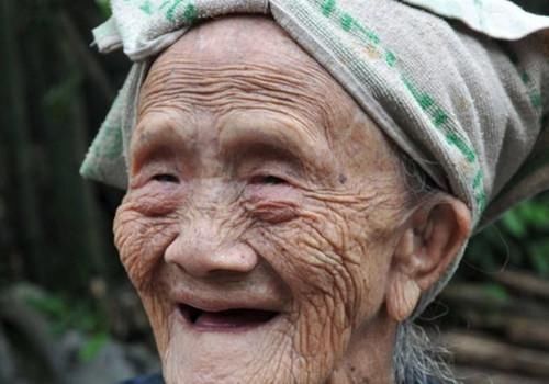 此人是中国的长寿星,生于晚清,横跨三个世纪,活了127岁