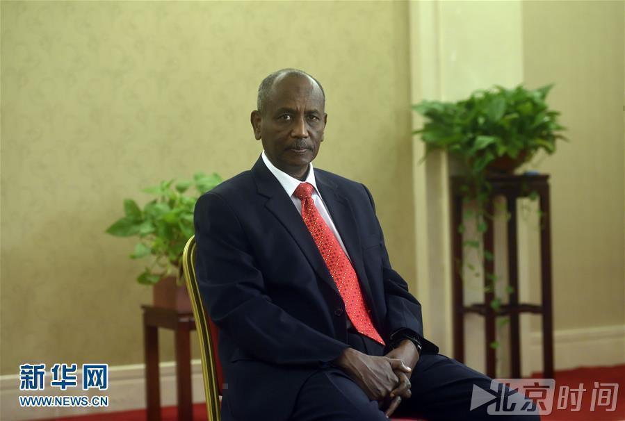 不忘初心用英文怎么说?十九大报告外文翻译