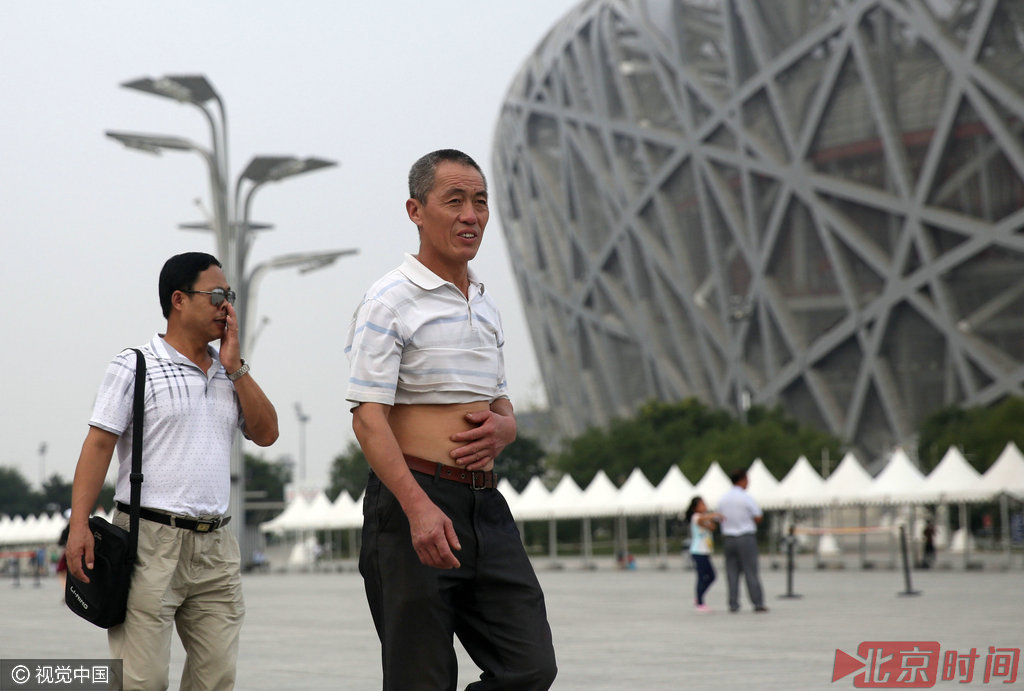 “北京瘫”后 “北京比基尼”走红京城 “北京瘫”后 “北京比基尼”走红京城