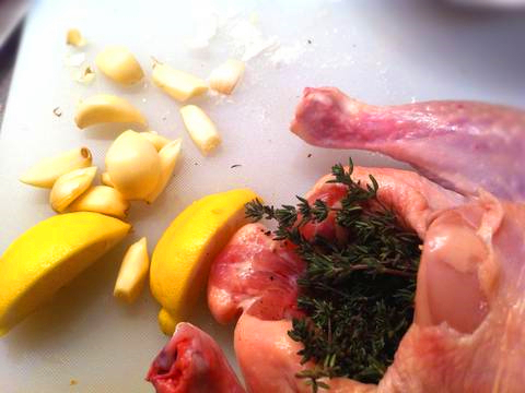 鸡吃什么食物最佳 t01aa2522c536480b36.jpg?size=480x360