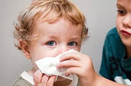 孩子过敏性鼻炎怎么治?小儿推拿来帮忙!