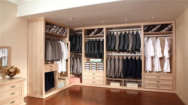 若不是装修师傅开口说出定制选购衣柜的秘密,恐怕这些又被坑了!