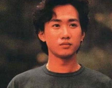 黄家驹为乞丐创作的一首歌,被吐槽曲调稚嫩?如