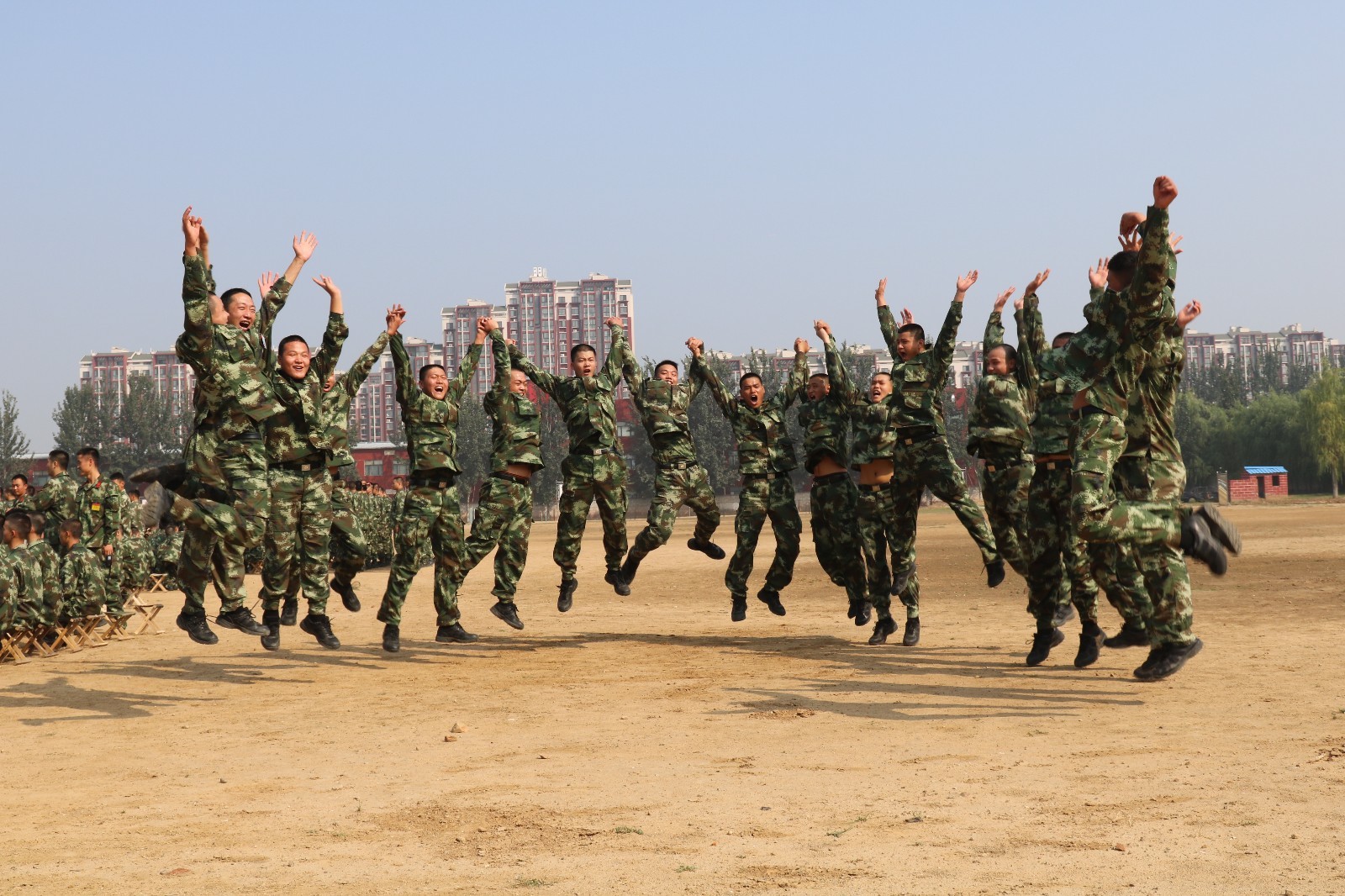 军队题材汽车兵黑板报