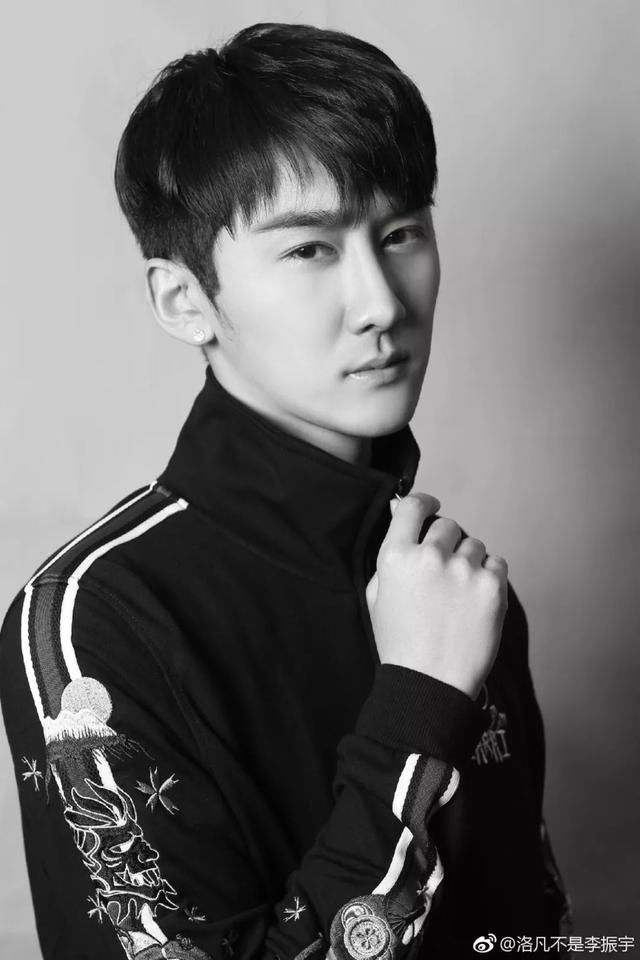 中戏18级表演系名单出炉!看看易烊千玺和胡先