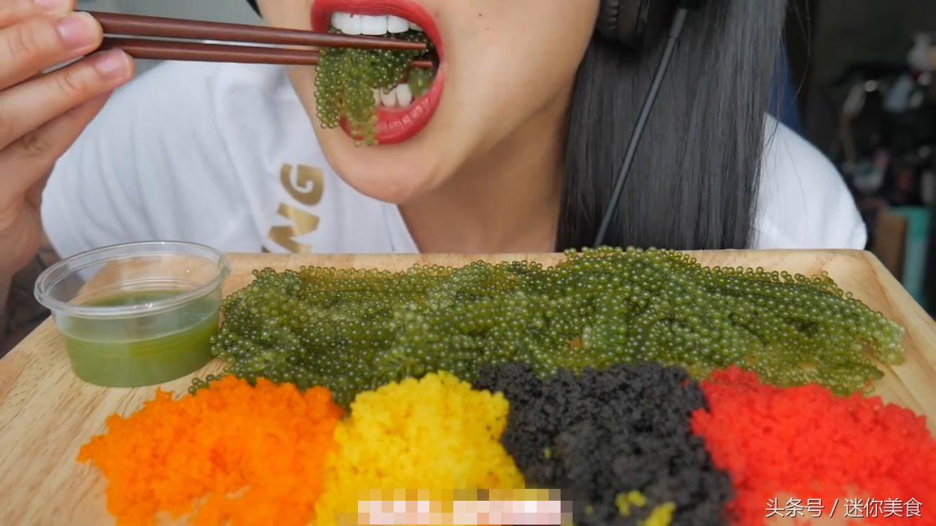 这才是鱼子酱""最土豪的吃法,小姐姐一次吃5种鱼子酱,看饿了