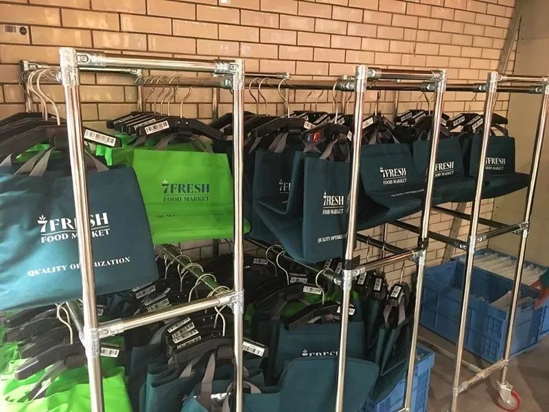 刘强东叫板马云的生鲜超市终于开业了,我们去