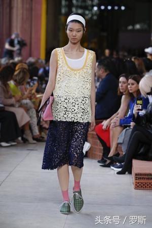 过目难忘的少女--MiuMiu2018春夏高级成衣系列