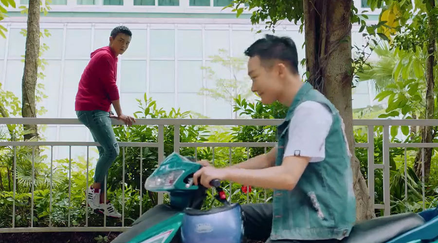 网络剧《蔚蓝50米》第一集 网络剧《蔚蓝50米》第一集