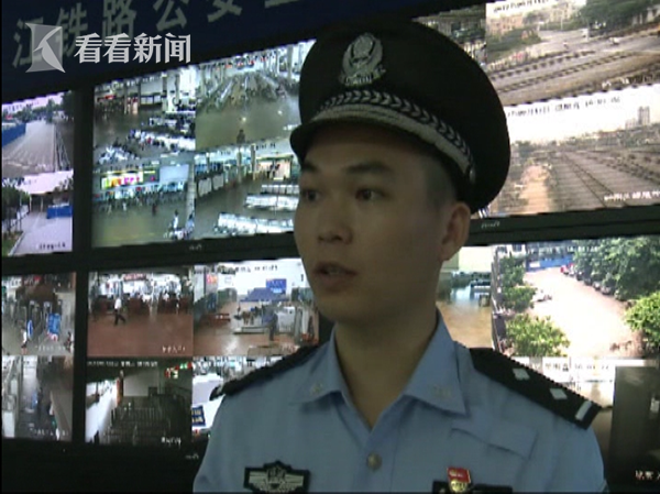 民警说:“它外面用蓝色胶布缠住,有三根黑色的小管,小管那里有电线,一根红色一根黑色。我一看这东西,就是雷管。但是它属于雷管的引爆装置。