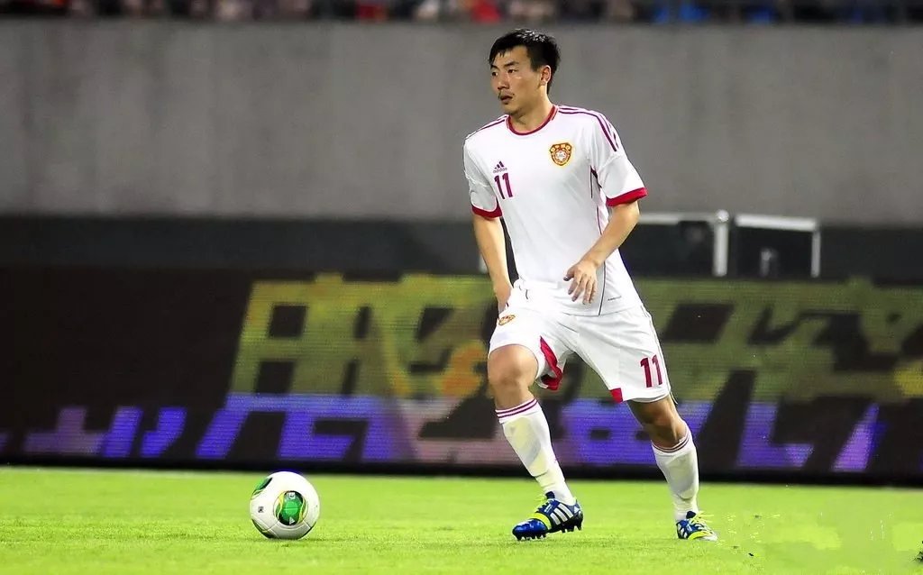 足坛名记爆国足内幕:国足1:5惨败泰国,有国脚故