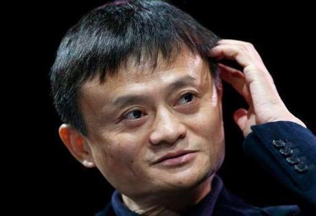 拥有一张黑卡让她成名人,另一张是马云拥有