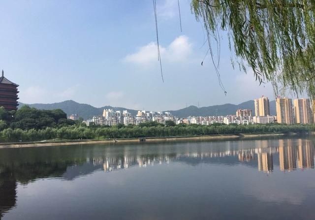 中国毛尖之都:号称中国最宜居之城,虽四线城市