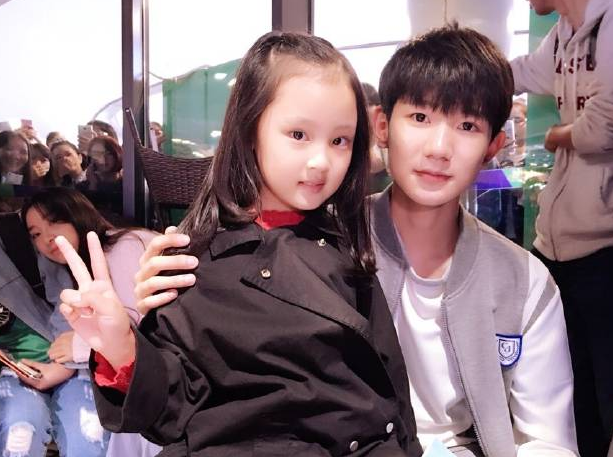 当女汉子甜馨遇上情敌张婉儿,两人不相上下,网