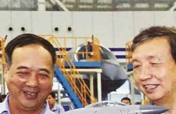 中国隐身鸭嘴兽曝光,美俄大怒:又山寨我