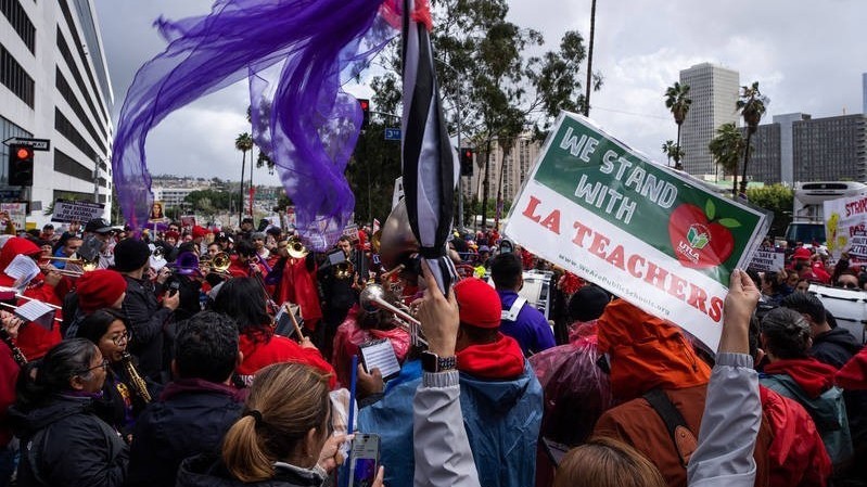 美国洛杉矶联合学区大罢工:导致学校关闭 超50万名学生停课 美国洛杉矶联合学区大罢工:导致学校关闭 超50万名学生停课