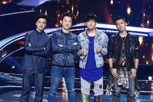 8首期《中国好声音》谢霆锋在台上说了一句话