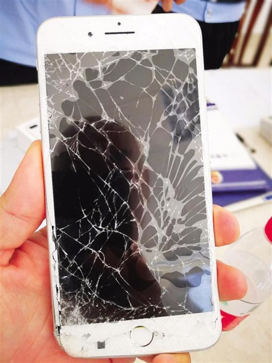 南宁掌掴女记者男子被刑拘 已向全国记者道歉 南宁掌掴女记者男子被刑拘 已向全国记者道歉