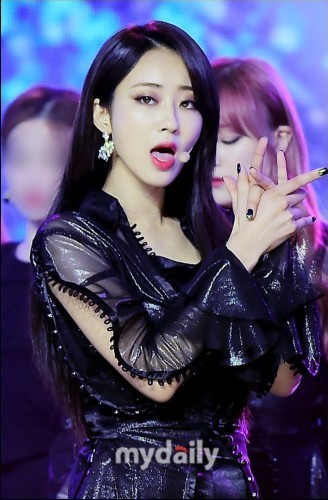 新浪娱乐讯 6月28日下午,ninemuses等组合和歌手在