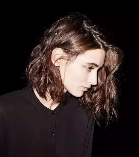 从短发过渡到长发应该选什么样的发型?