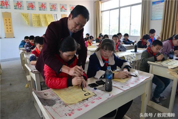 点赞!在这所农村学校,教龄满30年的老教师可享