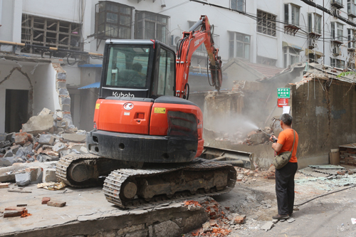 拆除迅速整治跟进 济南工人新村北村街道启动三期拆违