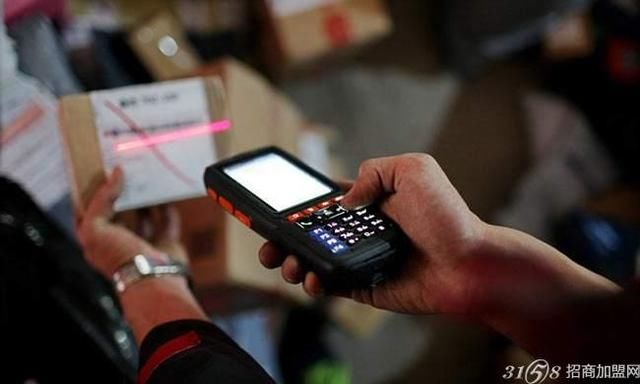 快递员和外卖送餐员到底哪个更挣钱?