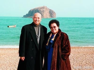 曾是西游记唐僧扮演者,现在老婆上胡润女富豪