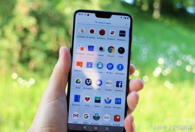 小米8的AMOLED屏与小米MIX2S的LCD屏哪个