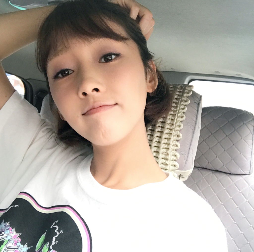 90后最漂亮的小花是她?郑爽热巴服吗